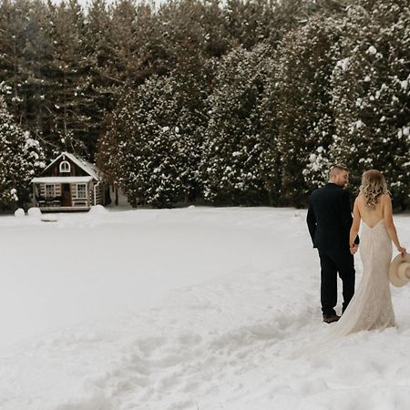A Rustic Cabin In The Woods Orangeville Exteriér fotografie