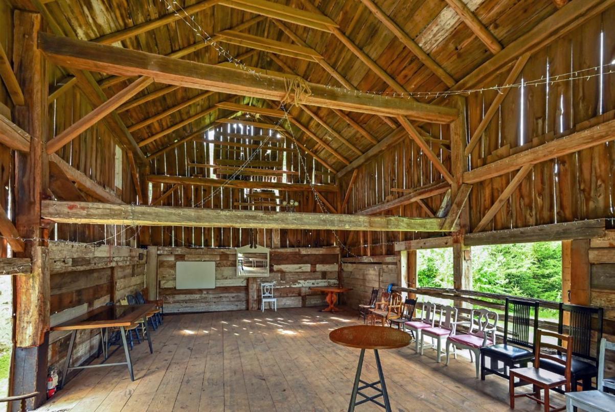 A Rustic Cabin In The Woods Orangeville Exteriér fotografie